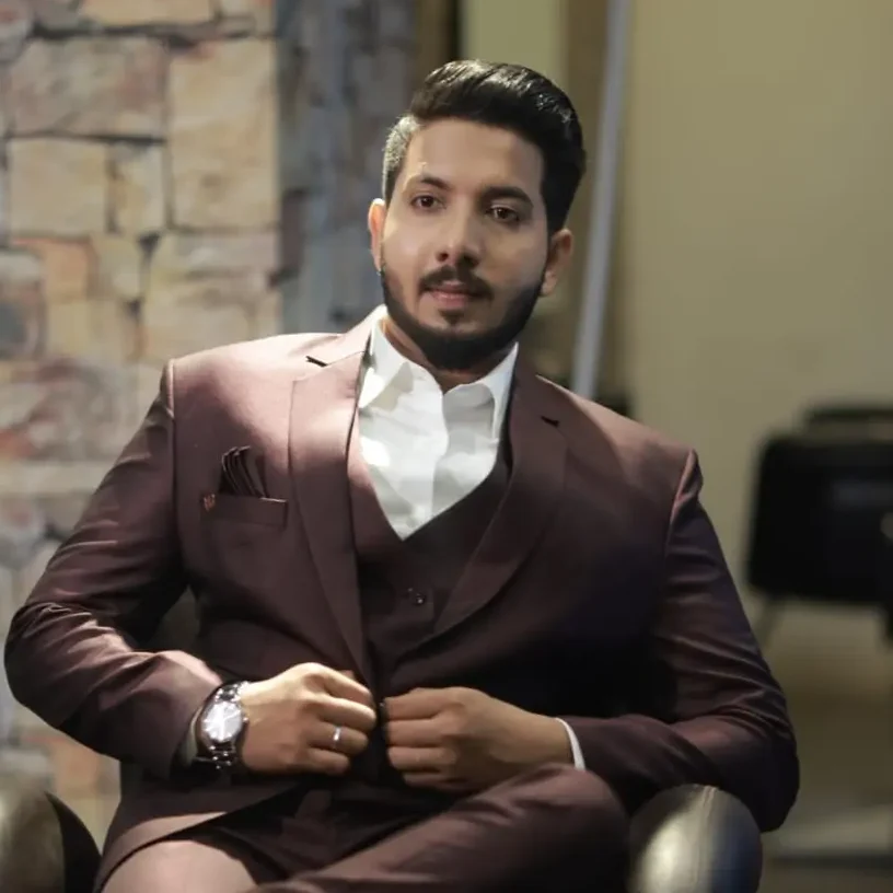 picture of a testimonial client who gives 5 star rating